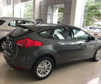 Ford Focus   Trend  2018 - Bán xe Ford Focus Trend năm sản xuất 2018, màu xám