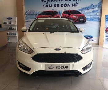 Ford Focus Titanium 1.5L 2018 - Bán Ford Focus Titanium 1.5L sản xuất năm 2018, màu trắng