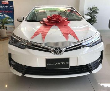 Toyota Corolla altis 2018 - Bán ô tô Toyota Corolla altis năm 2018, màu trắng 