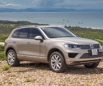 Volkswagen Touareg 2017 - Bán Volkswagen Touareg SUV giá tốt toàn quốc, hỗ trợ trả góp 85%-090.364.3659