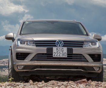 Volkswagen Touareg 2017 - Bán Volkswagen Touareg SUV giá tốt toàn quốc, hỗ trợ trả góp 85%-090.364.3659