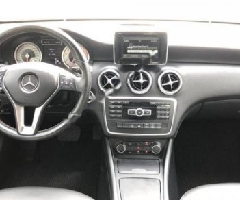 Mercedes-Benz A class A200 2013 - Chính chủ bán xe Mercedes A200 năm sản xuất 2013, màu trắng