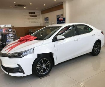 Toyota Corolla altis 2018 - Bán ô tô Toyota Corolla altis năm 2018, màu trắng 