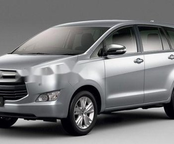 Toyota Innova 2018 - Cần bán xe Toyota Innova đời 2018, màu bạc, 690 triệu