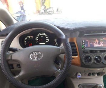 Toyota Innova 2010 - Cần bán gấp Toyota Innova đời 2010, màu bạc, giá tốt