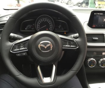 Mazda 3 1.5 Hatchback Facelift 2018 - Bán xe Mazda 3 hatchback 1.5 Facelift giá cực tốt, đủ màu giao xe ngay, hỗ trợ trả góp thủ tục nhanh. LH 0963666125