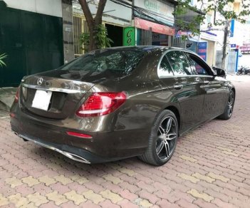 Mercedes-Benz E class E300 AMG 2016 - Cần bán xe Mercedes E300 AMG đời 2016, màu nâu, nhập khẩu số tự động