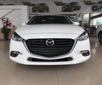 Mazda 3 1.5 Hatchback Facelift 2018 - Bán xe Mazda 3 hatchback 1.5 Facelift giá cực tốt, đủ màu giao xe ngay, hỗ trợ trả góp thủ tục nhanh. LH 0963666125