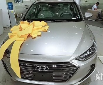 Hyundai Elantra 1.6 AT 2018 - Bán ô tô Hyundai Elantra 1.6 AT sản xuất 2018, màu bạc