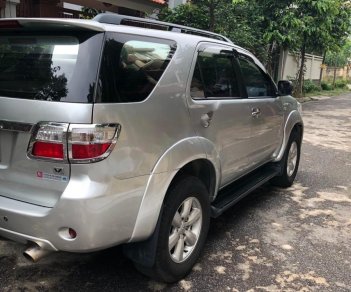 Toyota Fortuner 2.7V 4x4 AT 2009 - Bán Toyota Fortuner V năm 2009, màu bạc  