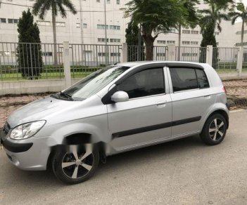 Hyundai Getz 2010 - Cần bán gấp Hyundai Getz 2010, màu bạc