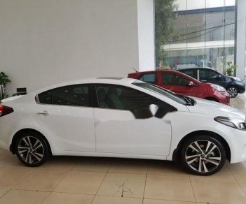 Kia Cerato 2018 - Bán ô tô Kia Cerato đời 2018, màu trắng 