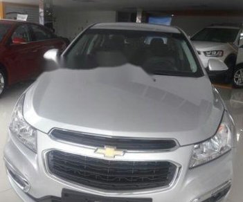 Chevrolet Cruze LT  2018 - Bán Chevrolet Cruze sản xuất 2018, màu bạc, giá chỉ 589 triệu