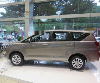 Toyota Innova   E  2018 - Bán Toyota Innova E sản xuất 2018, màu xám