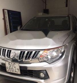 Mitsubishi Triton 2015 - Cần bán xe Mitsubishi Triton đời 2015, màu bạc