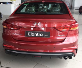 Hyundai Elantra 2018 - Bán Hyundai Elantra năm sản xuất 2018, màu đỏ