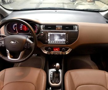 Kia Rio 1.4 AT Hatchback 2016 - Bán Kia Rio 1.4 AT hatchback, full option, nhập khẩu nguyên chiếc Hàn Quốc, sản xuất năm 2016, màu trắng