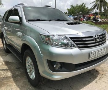 Toyota Fortuner 2.5G 2014 - Cần bán Toyota Fortuner 2.5 G đời 2014, màu bạc