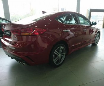 Hyundai Elantra Sport 1.6 AT 2018 - Bán Hyundai Elantra 1.6AT Sport sản xuất 2018, màu đỏ 