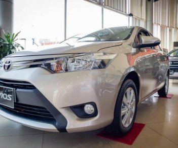 Toyota Vios 1.5E 2018 - Bán Toyota Vios 1.5E năm sản xuất 2018, màu vàng