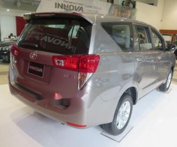 Toyota Innova   E  2018 - Bán Toyota Innova E sản xuất 2018, màu xám