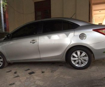 Toyota Vios 2015 - Bán Toyota Vios sản xuất năm 2015, màu bạc xe gia đình, giá tốt