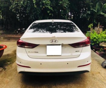 Hyundai Elantra GLS 2.0 2017 - Bán Hyundai Elantra GLS 2.0 năm 2017, màu trắng 