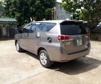 Toyota Innova    2017 - Cần bán lại xe Toyota Innova đời 2017, màu bạc chính chủ, giá tốt