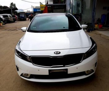 Kia Cerato 2.0 AT 2017 - Bán xe Kia Cerato 2.0 AT 2017, màu trắng 