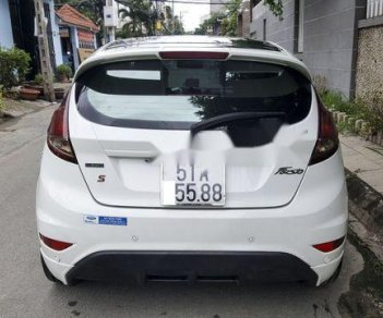 Ford Fiesta 2015 - Bán xe Ford Fiesta năm sản xuất 2015, màu trắng 