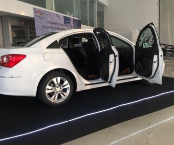 Chevrolet Cruze LT 2018 - Bán Chevrolet Cruze LT 2018, hỗ trợ vay tối đa 90%, lãi suất cực thấp, giảm ngay 80triệu tiền mặt