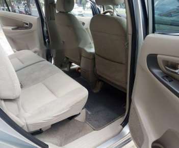 Toyota Innova 2.0E 2015 - Bán Toyota Innova 2.0E đời 2015, màu bạc, giá tốt