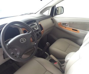 Toyota Innova 2.0 G 2011 - Cần bán xe Toyota Innova 2.0 G đời 2011, màu bạc, 480 triệu