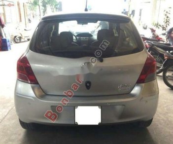 Toyota Yaris 2011 - Cần bán lại xe Toyota Yaris năm sản xuất 2011, màu bạc như mới, giá chỉ 425 triệu