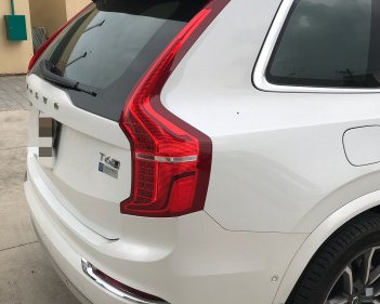 Volvo XC90   AT  2016 - Cần bán Volvo XC90 AT đời 2016, màu trắng, xe nhập như mới