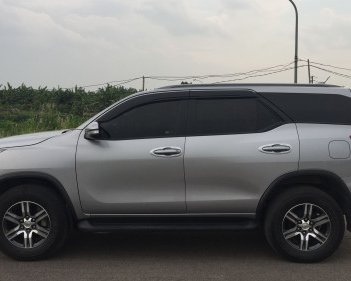 Toyota 4 Runner   2.4 MT  2017 - Cần bán lại xe Toyota 4 Runner 2.4 MT sản xuất 2017, màu bạc, xe nhập