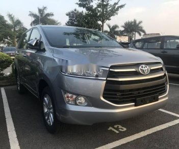 Toyota Innova 2.0E 2018 - Bán ô tô Toyota Innova 2.0E sản xuất 2018