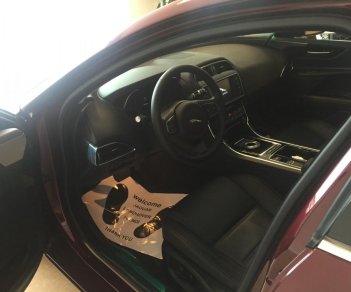 Jaguar XE Portfolio 2016 - Cần bán Jaguar XE Portfolio đời 2017, màu đỏ, xe nhập
