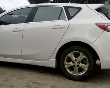 Mazda 2   3 2.0 AT  2010 - Cần bán gấp Mazda 2 3 2.0 AT 2010, màu trắng