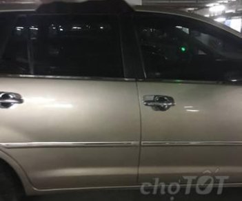 Toyota Innova 2.0G 2011 - Bán Toyota Innova 2.0G sản xuất 2011, màu vàng cát