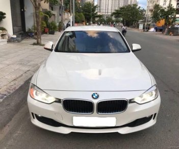 BMW 3 Series  320i  2013 - Cần bán lại xe BMW 3 Series 320i sản xuất 2013, màu trắng, giá tốt