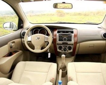 Nissan Grand livina   1.8 AT  2011 - Cần bán gấp Nissan Grand livina 1.8 AT năm sản xuất 2011, màu xám chính chủ giá cạnh tranh