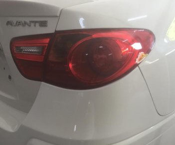 Hyundai Avante 1.6 GDi MT  2015 - Cần bán Hyundai Avante 1.6 GDi MT đời 2015, màu trắng, 410 triệu