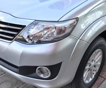 Toyota Fortuner 2.7V 2012 - Cần bán Toyota Fortuner 2.7V đời 2013, màu bạc