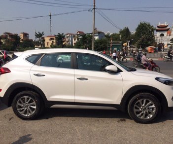 Hyundai Tucson 2018 - Bán Hyundai Tucson 2018, giá cực tốt, khuyến mại cực cao, trả góp 80%, lãi ưu đãi, liên hệ để ép giá 0989278111