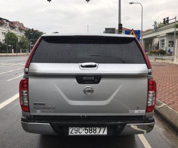 Nissan Navara E 2016 - Gia đình bán Nissan Navara E, đời 2016, màu bạc, đi hơn 2 vạn KM còn bảo hành hãng