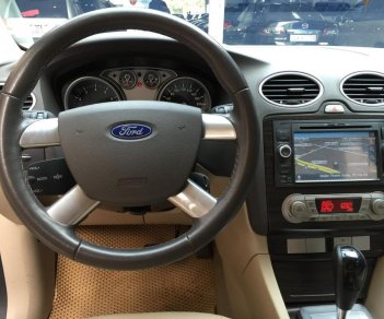 Ford Focus 2.0AT  2012 - Cần bán xe Ford Focus 2.0AT 2012 màu bạc 