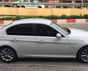 BMW 3 Series 2012 - Cần bán xe BMW 3 Series nâng cấp sản xuất 2012, màu trắng, xe nhập