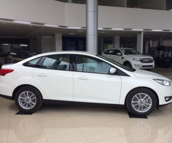 Ford Focus   Trend 2018 - Đại Lý xe Ford tại Lào Cai bán Focus Trend năm 2018, màu trắng, giao ngay, hỗ trợ trả góp LH 0941.921.742