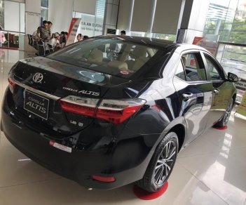 Toyota Corolla altis 1.8E MT 2018 - Bán Toyota Altis 1.8E 2018, cam kết rẻ nhất miền Nam 